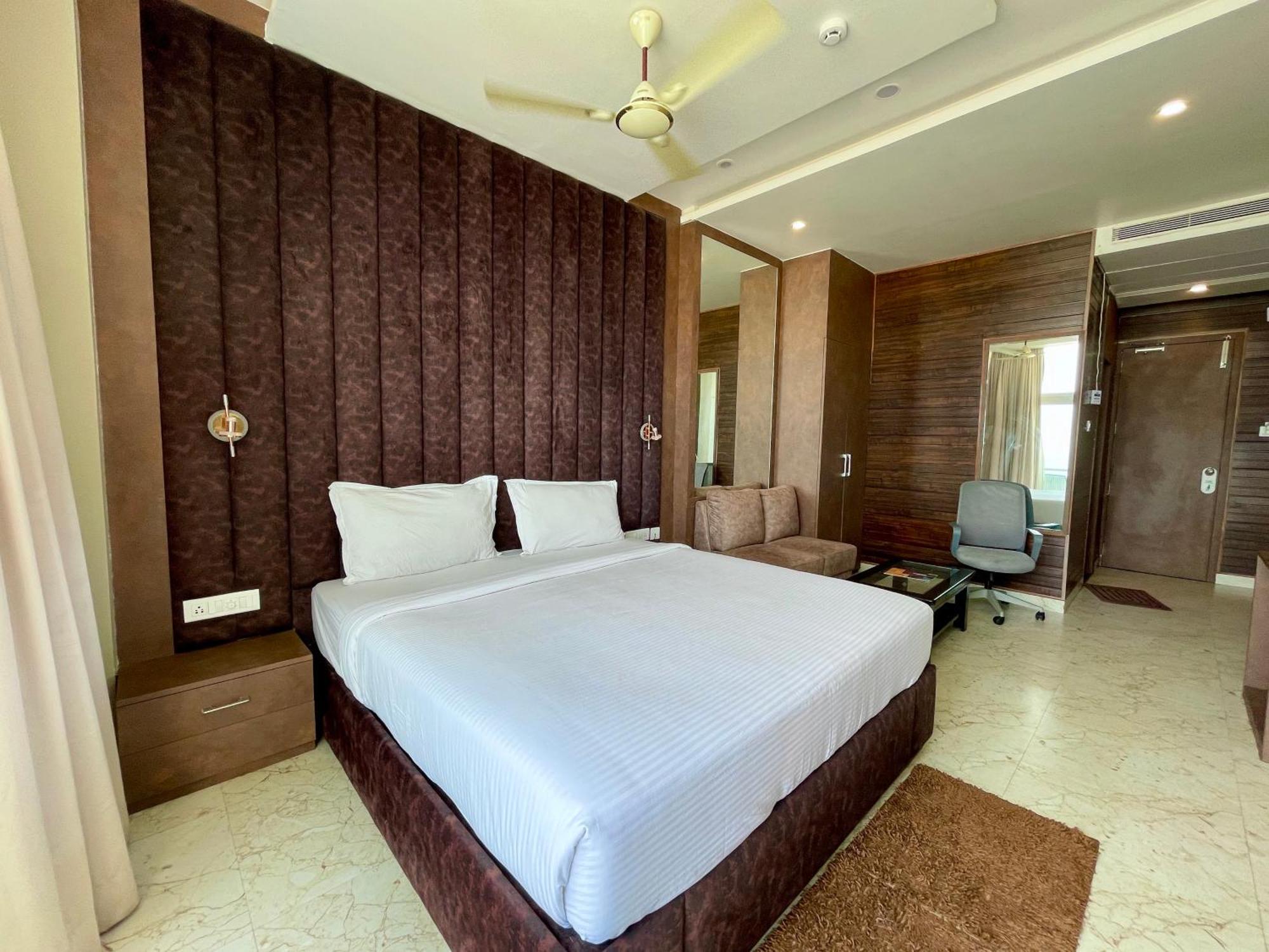 Hotel Tbs In Puri Kültér fotó