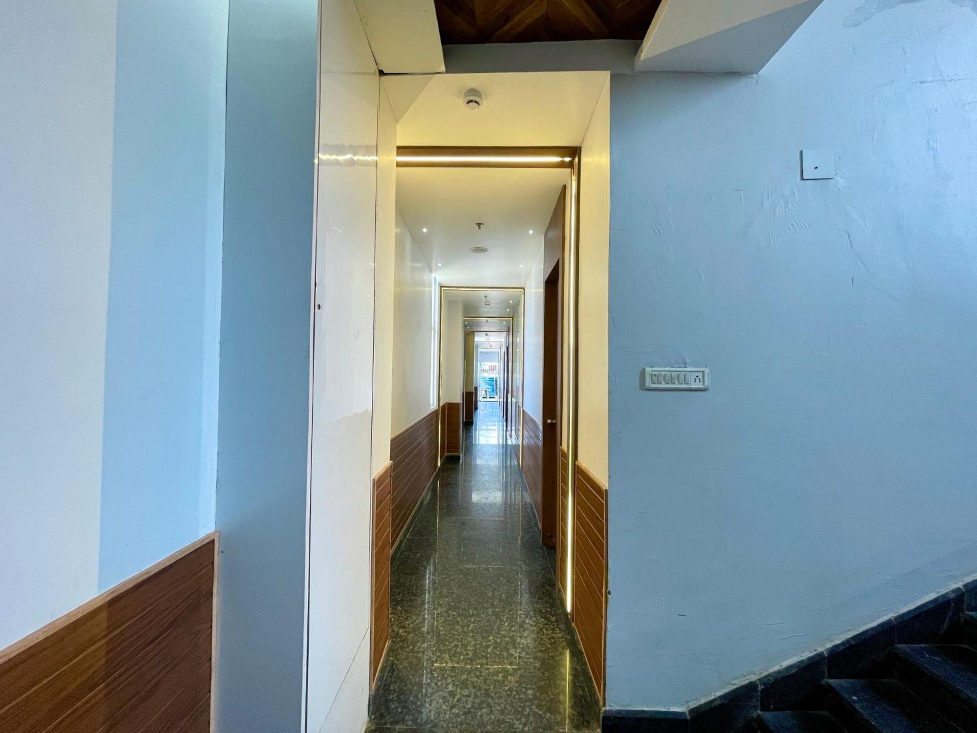 Hotel Tbs In Puri Kültér fotó